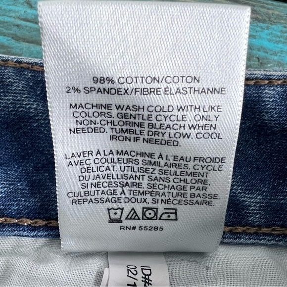 Express Low Rise Relaxed Lace Embellished Denim Shorts Size 00 - Picture 9 of 10